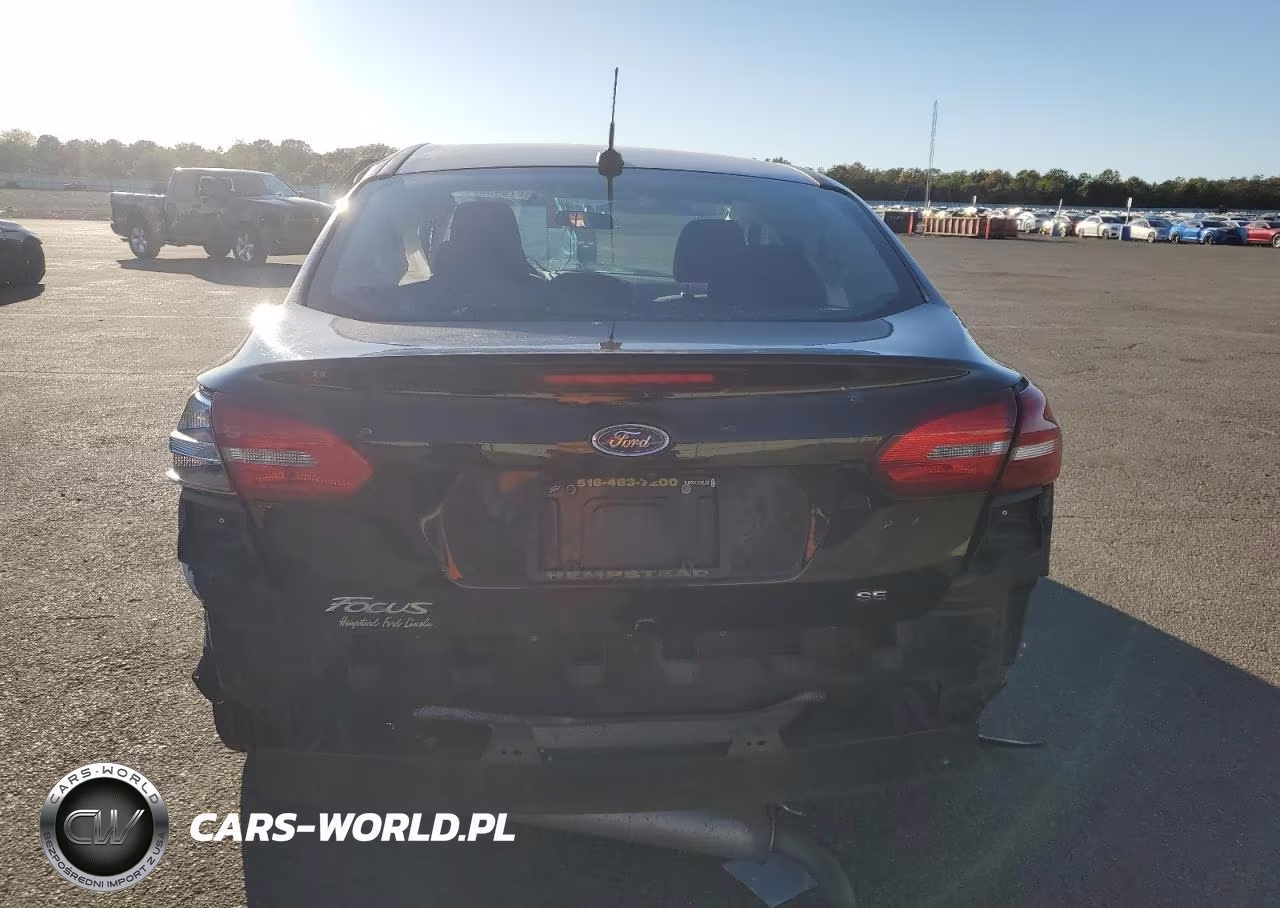2016 Ford Focus Se VIN:1FADP3F28GL240371 - 6