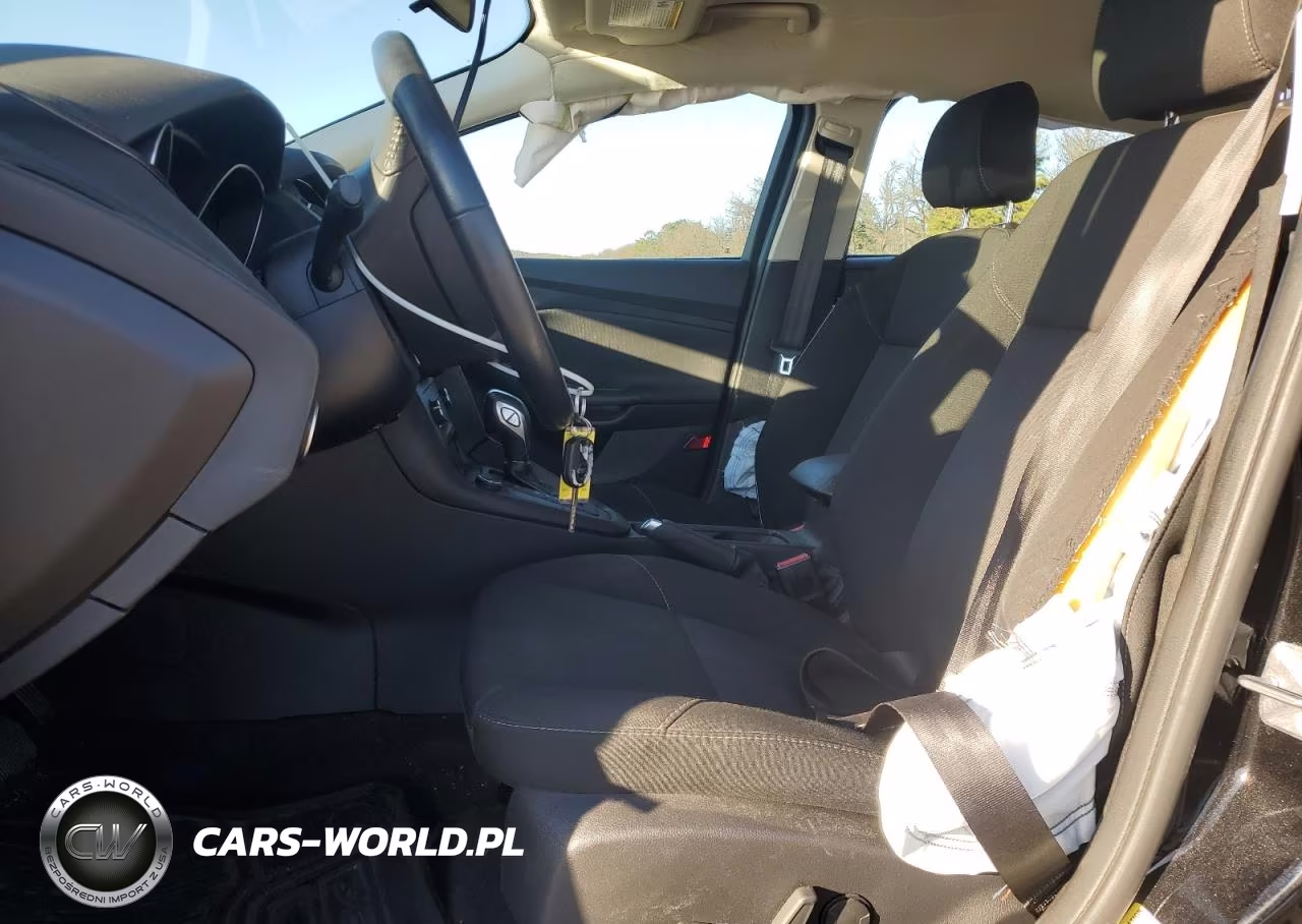 2016 Ford Focus Se VIN:1FADP3F28GL240371 - 7