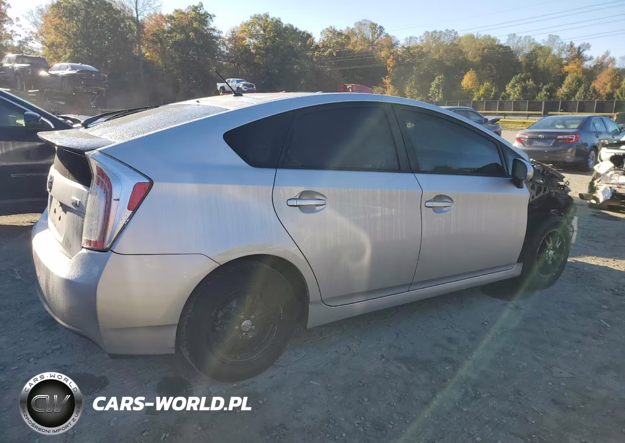 2015 Toyota Prius VIN:JTDKN3DU8F1956404 - 3