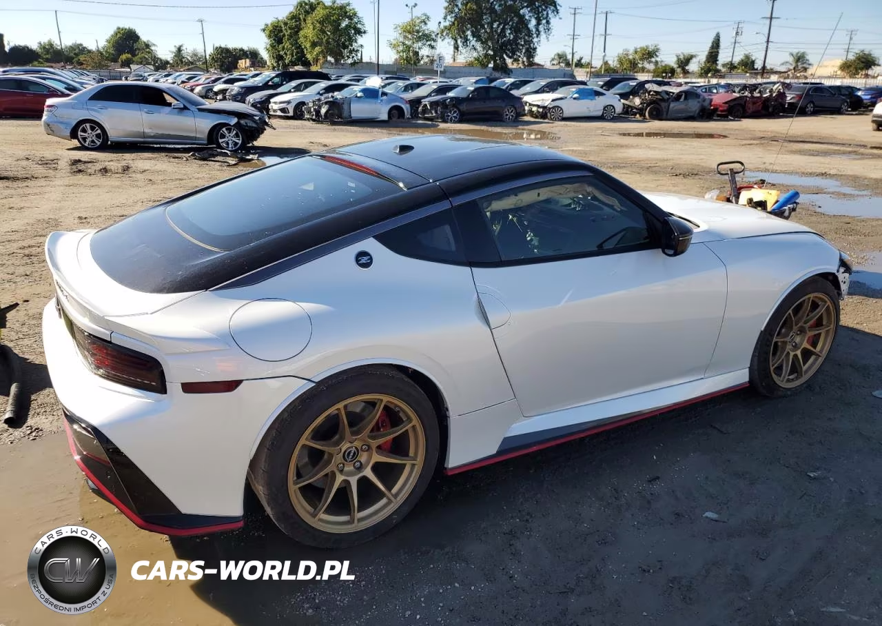 2024 Nissan Z Nismo VIN:JN1BZ4CH7RM361015 - 3