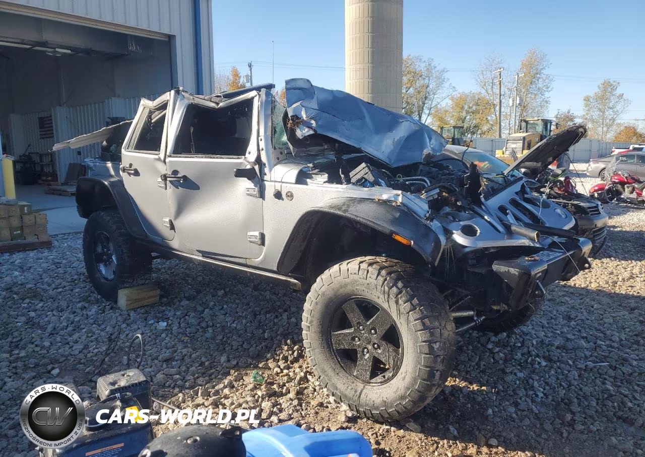 2016 Jeep Wrangler Unlimited Sport VIN:1C4BJWDGXGL159746 - 4