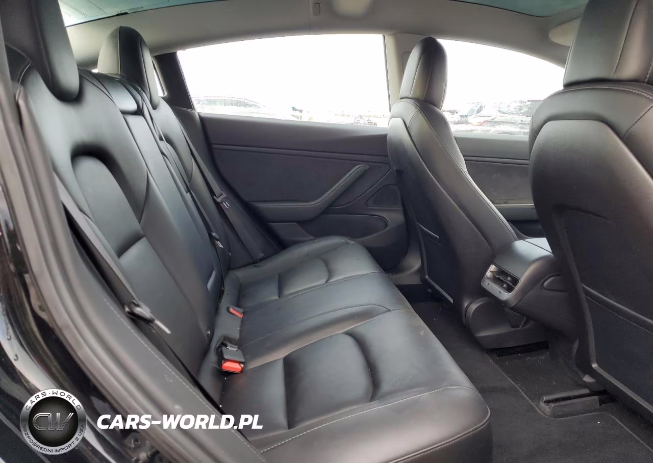 2018 Tesla Model 3 VIN:5YJ3E1EB4JF127481 - 10
