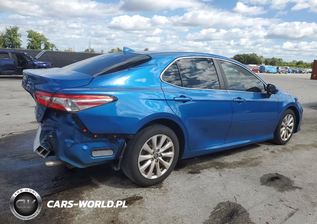 2020 Toyota Camry Le VIN:4T1C11AK0LU317723 - 3