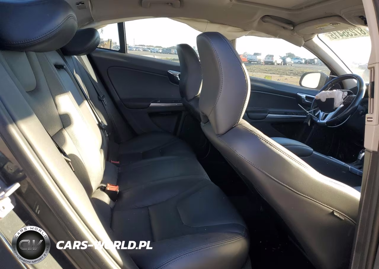 2015 Volvo S60 Platinum VIN:YV126MFM1F1335306 - 10