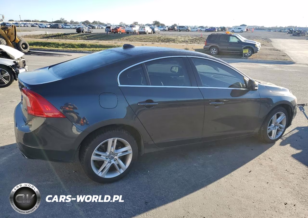 2015 Volvo S60 Platinum VIN:YV126MFM1F1335306 - 3