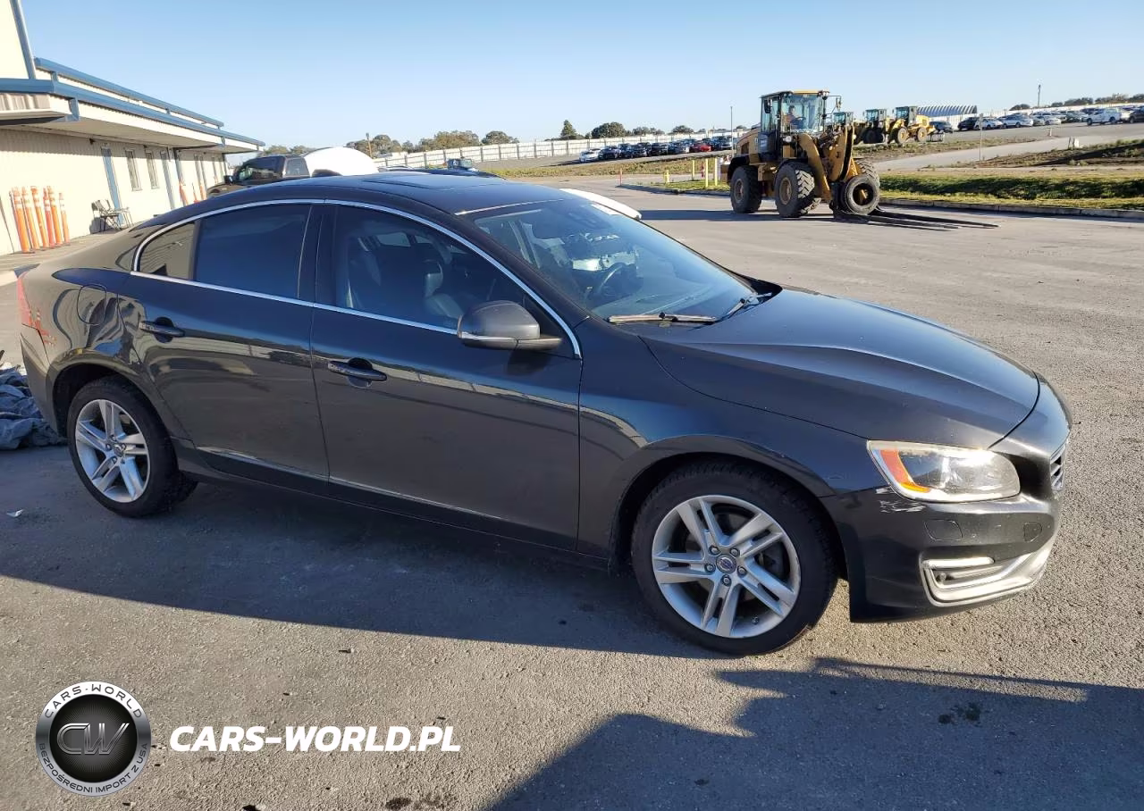 2015 Volvo S60 Platinum VIN:YV126MFM1F1335306 - 4
