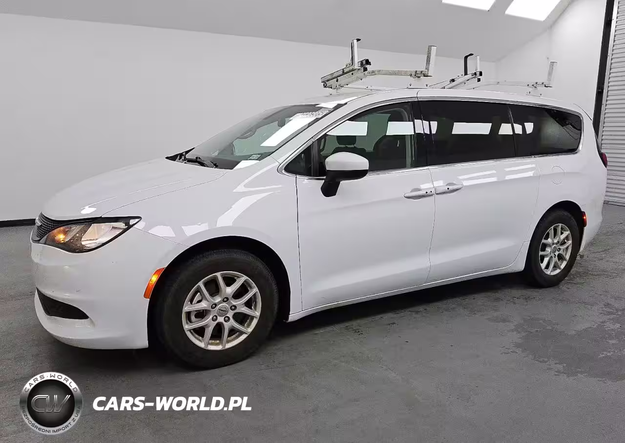 2022 Chrysler Voyager Lx