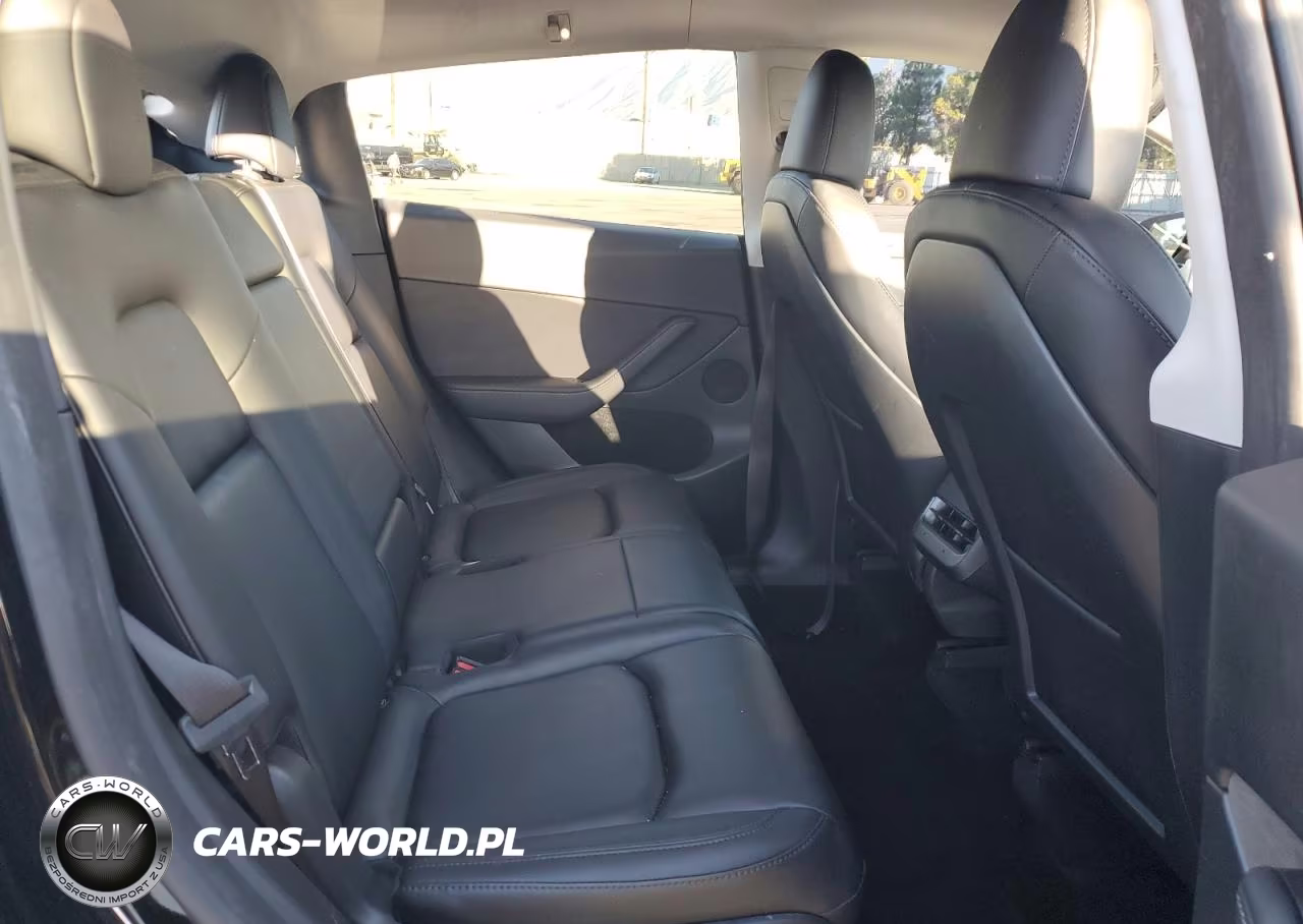 2023 Tesla Model Y VIN:7SAYGAEE3PF833606 - 11