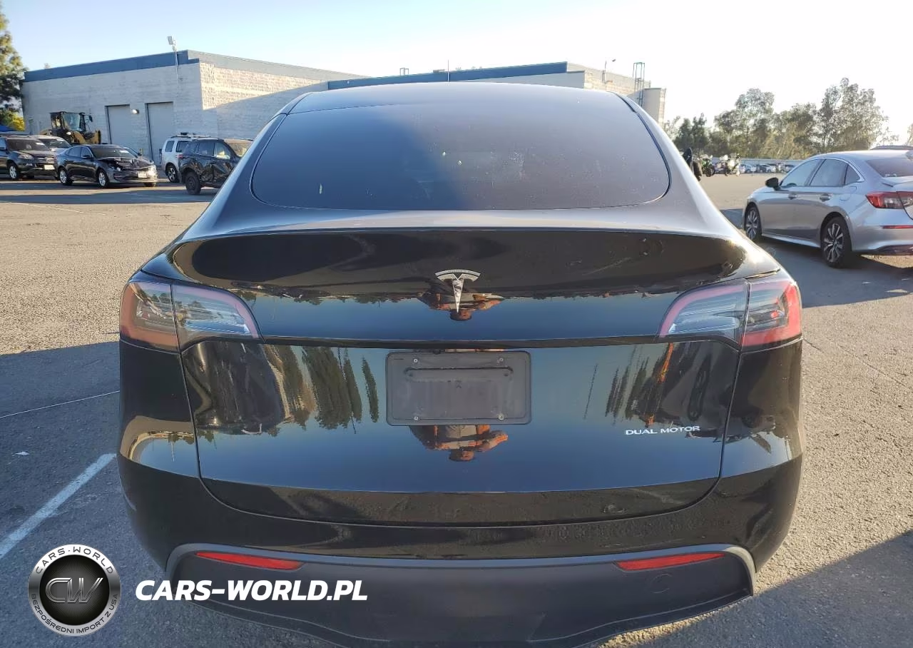 2023 Tesla Model Y VIN:7SAYGAEE3PF833606 - 6
