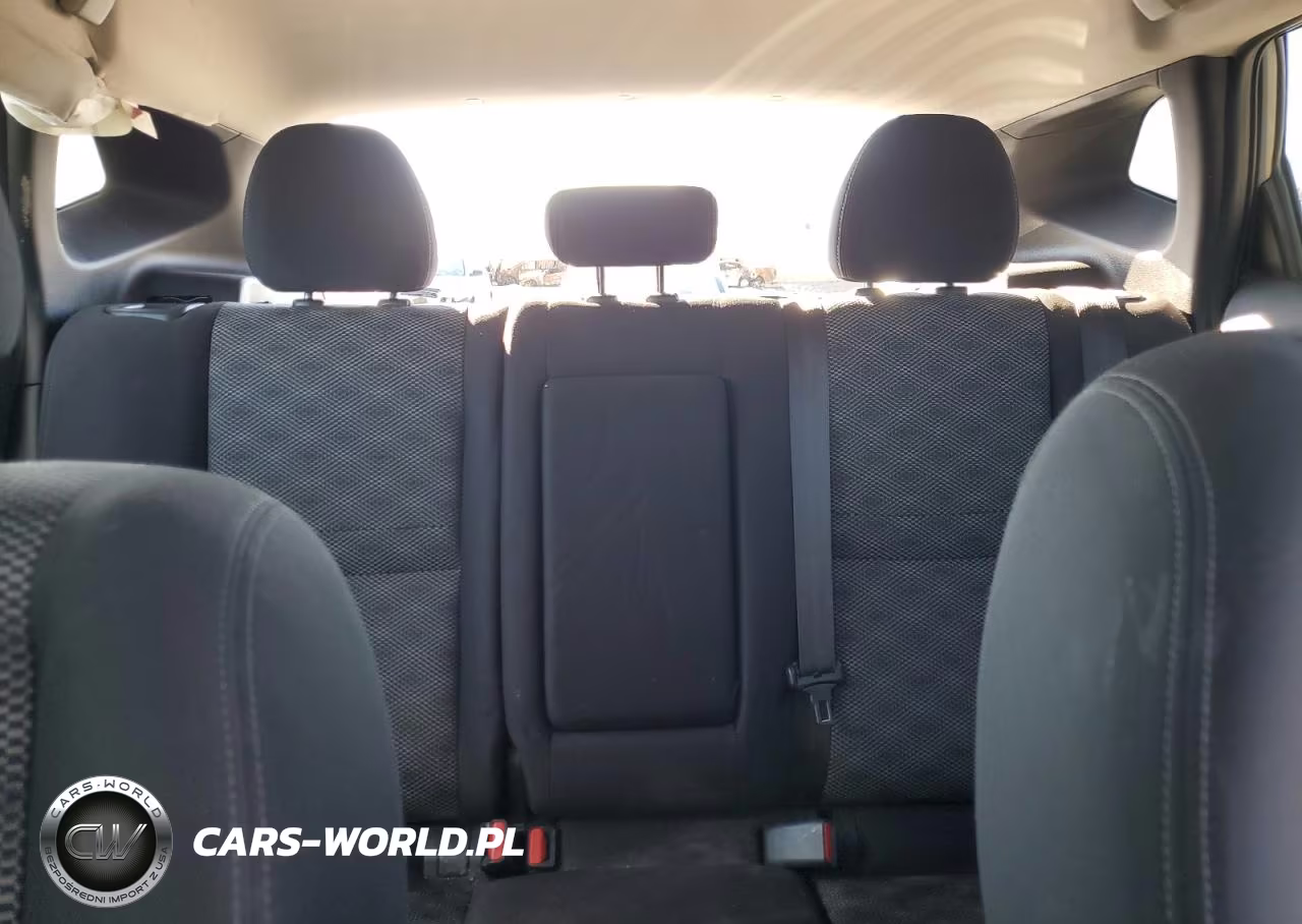 2017 Nissan Rogue Sport S VIN:JN1BJ1CR0HW128059 - 10