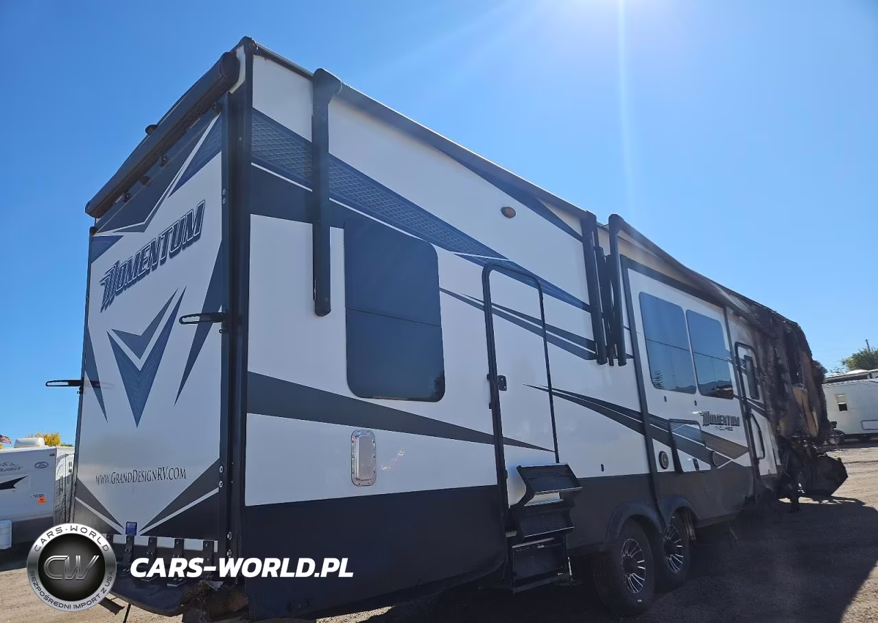 2018 GRANDESIGN MOMENTUM VIN:573FM4029J1206266 - 4