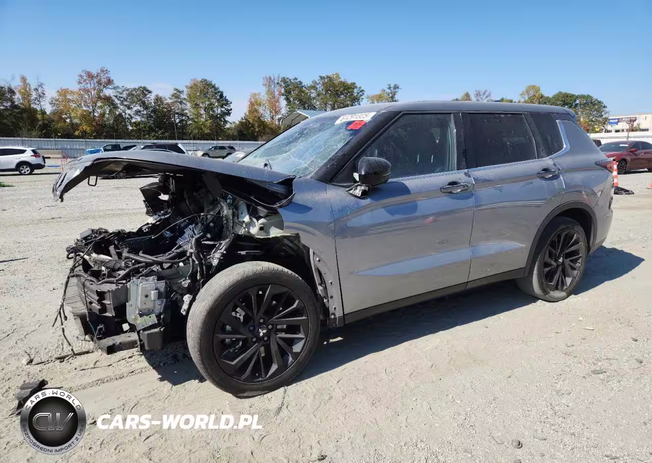 2024 Mitsubishi Outlander Se