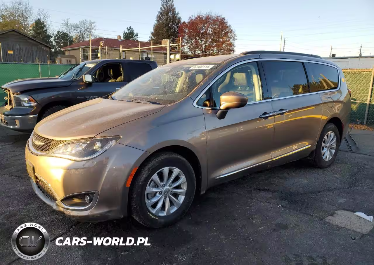 2017 Chrysler Pacifica Touring L