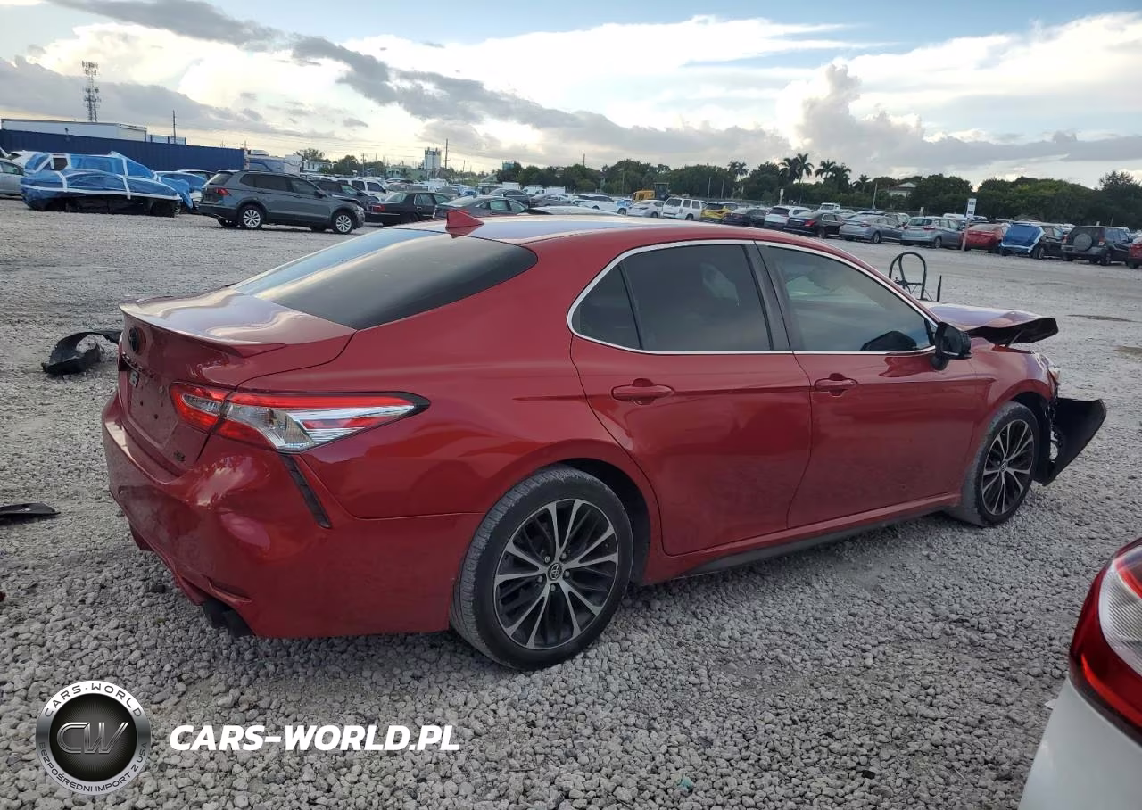 2020 Toyota Camry Se VIN:4T1G11AK9LU327975 - 3