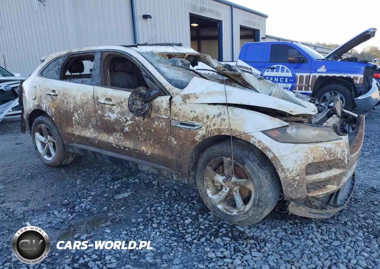 2018 Jaguar F-Pace Premium VIN:SADCJ2FX3JA256188 - 4
