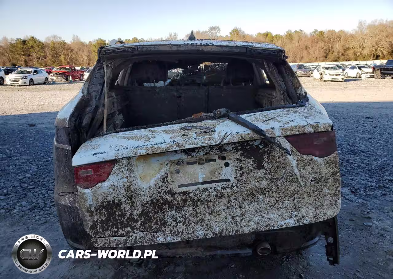 2018 Jaguar F-Pace Premium VIN:SADCJ2FX3JA256188 - 6