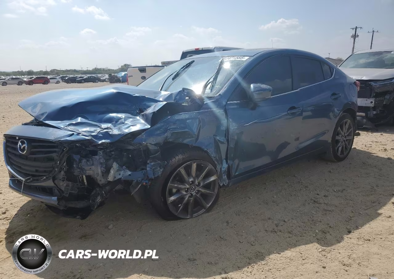 2018 Mazda 3 Touring VIN:3MZBN1V37JM231816 - 1
