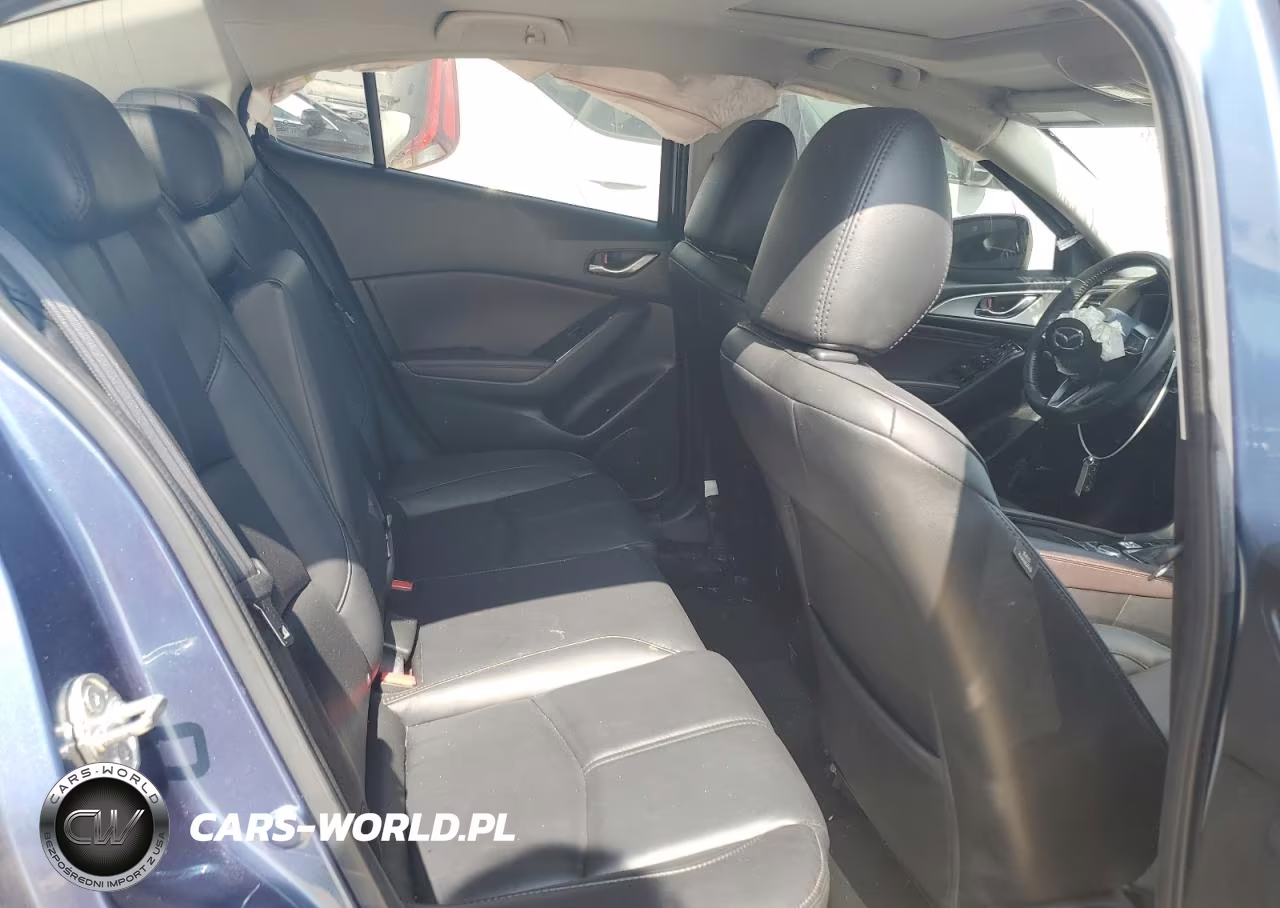 2018 Mazda 3 Touring VIN:3MZBN1V37JM231816 - 10