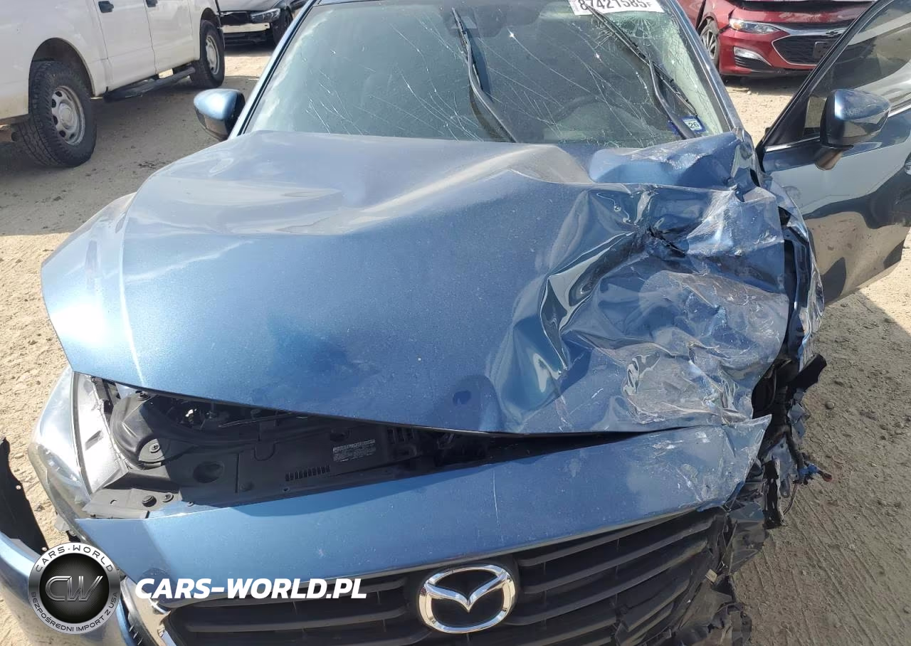 2018 Mazda 3 Touring VIN:3MZBN1V37JM231816 - 11