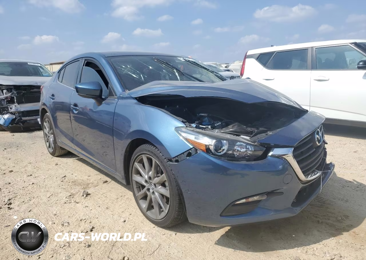 2018 Mazda 3 Touring VIN:3MZBN1V37JM231816 - 4
