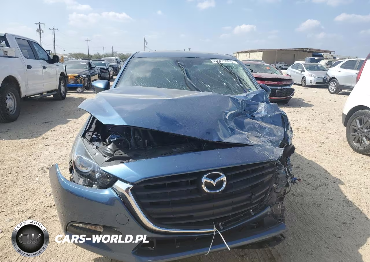 2018 Mazda 3 Touring VIN:3MZBN1V37JM231816 - 5
