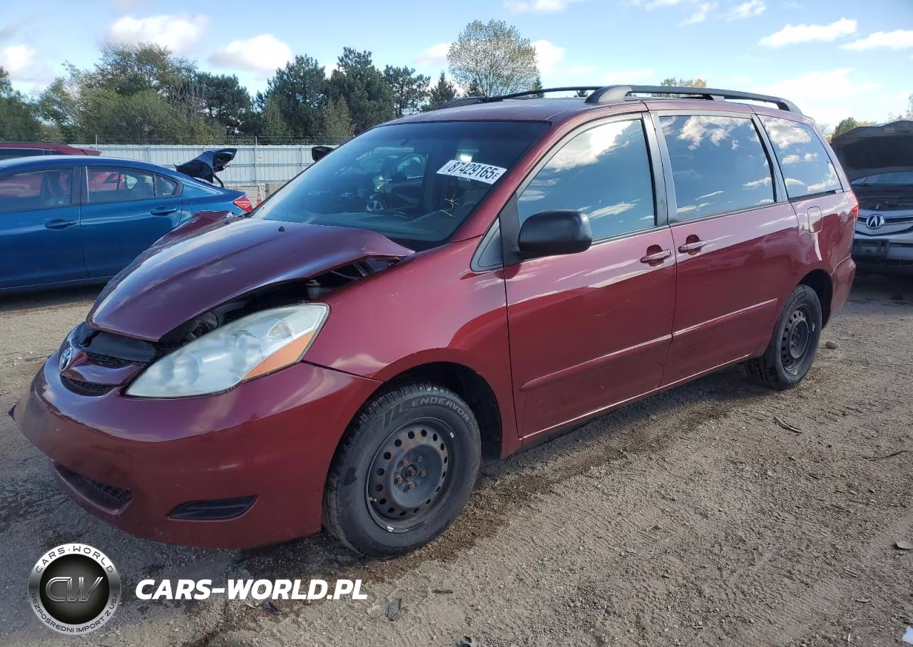 2010 Toyota Sienna Le 8-Passenger