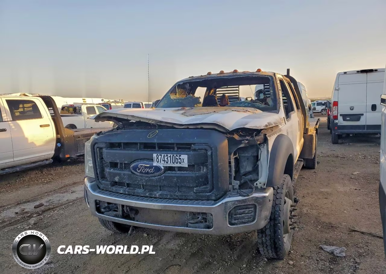 2015 Ford F550 Super Duty Flatbed Truck