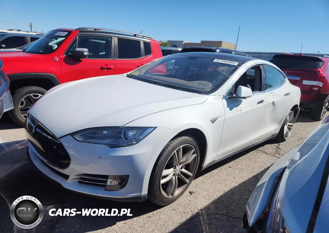 2014 Tesla Model S – zdjęcie 1 z 12