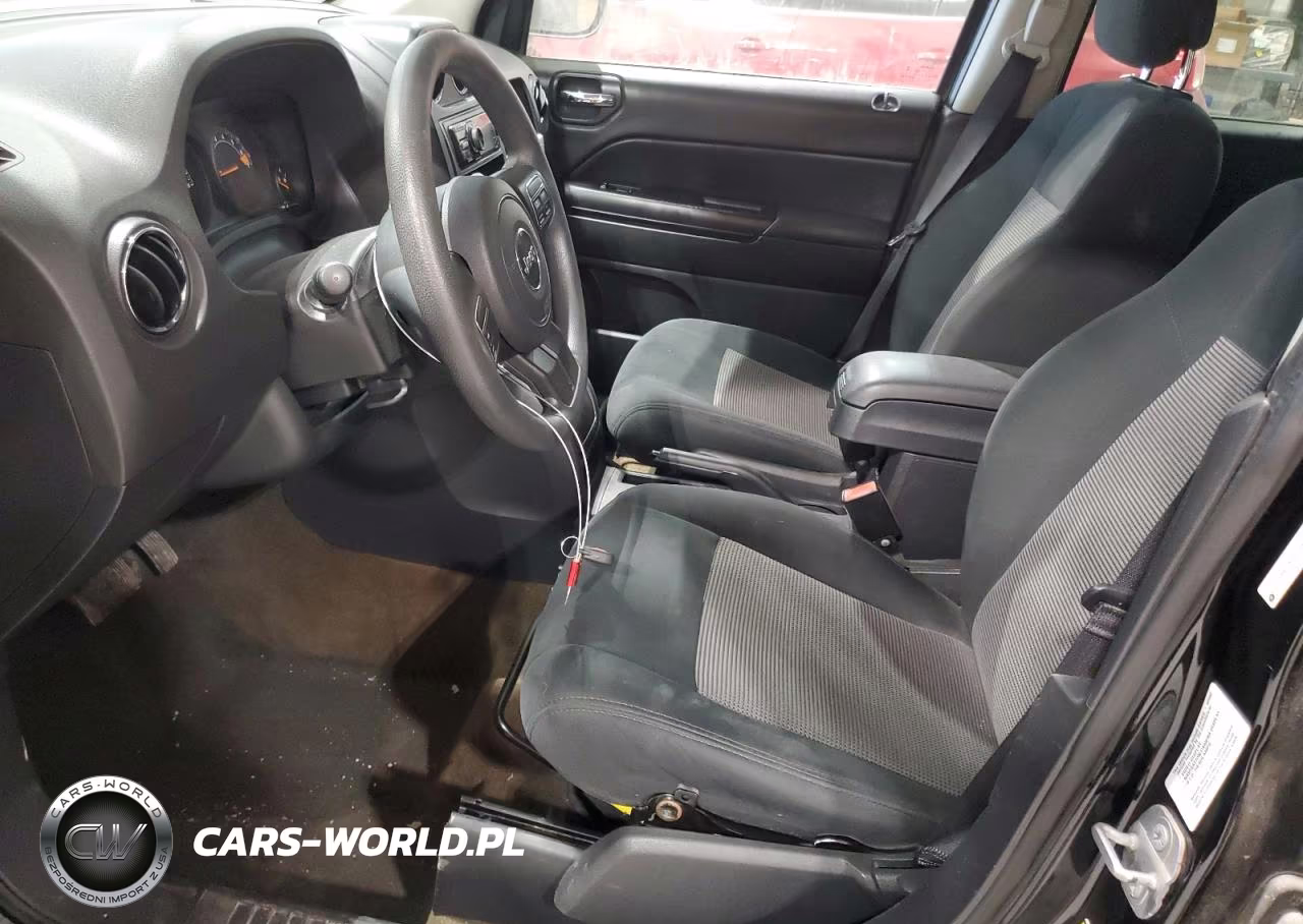 2014 Jeep Compass Sport VIN:1C4NJDBB2ED880496 - 7