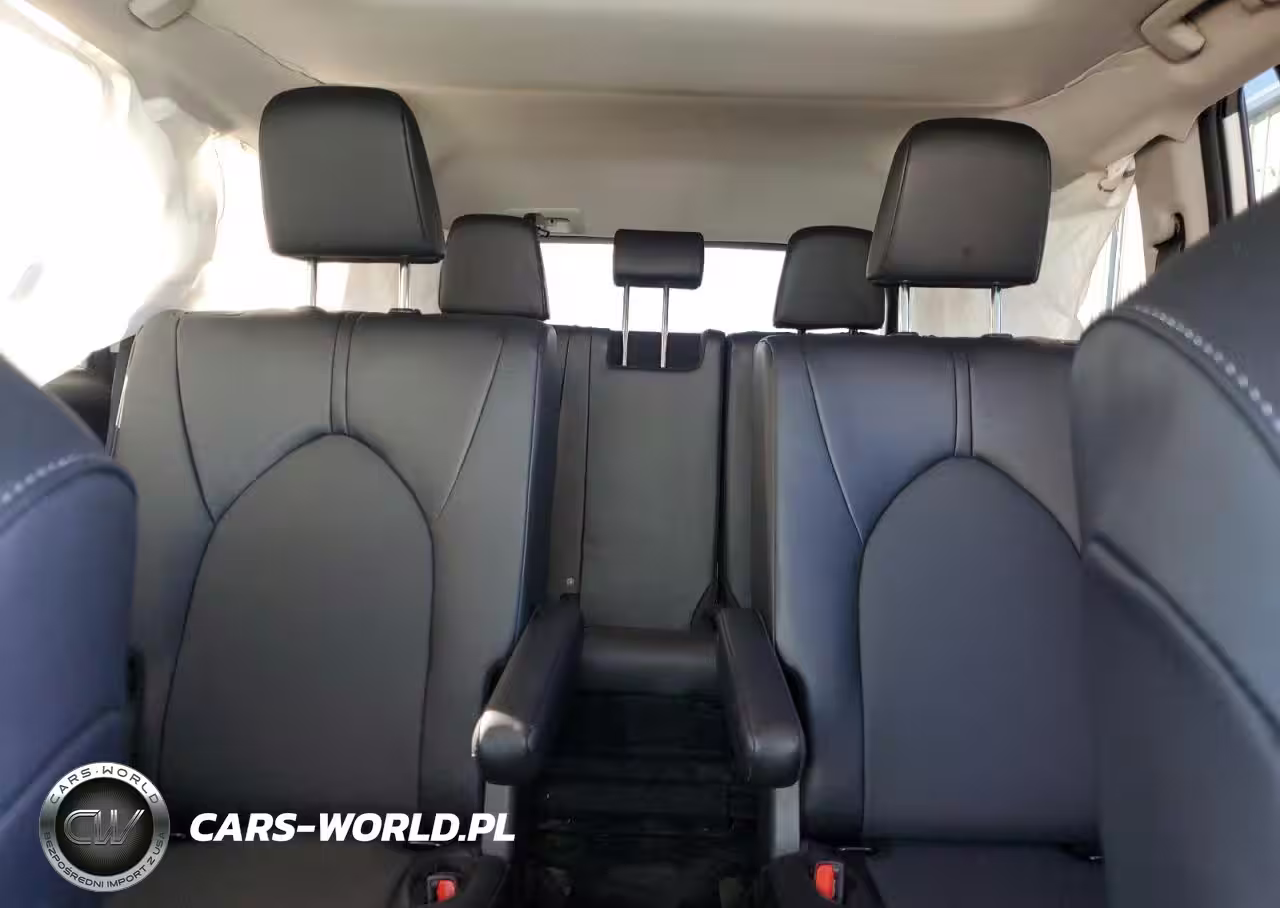 2025 Toyota Grand Highlander Le VIN:5TDAAAB55SS102510 - 10