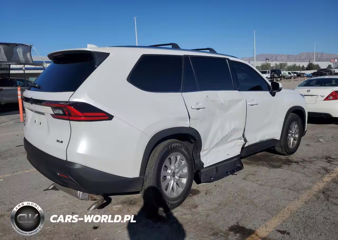 2025 Toyota Grand Highlander Le VIN:5TDAAAB55SS102510 - 3