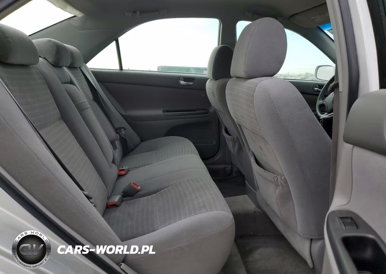 2005 Toyota Camry Le VIN:4T1BE32K55U025983 - 10