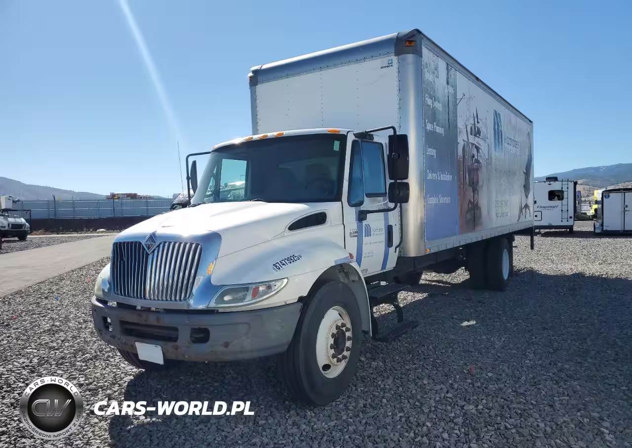 2005 International 4300 Box Truck