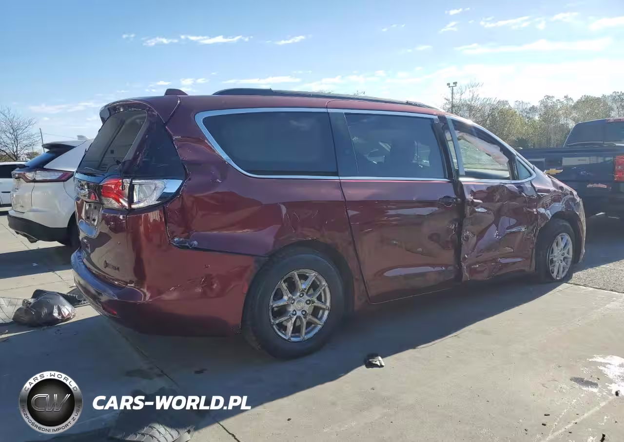 2020 Chrysler Voyager Lxi VIN:2C4RC1DG9LR163588 - 3