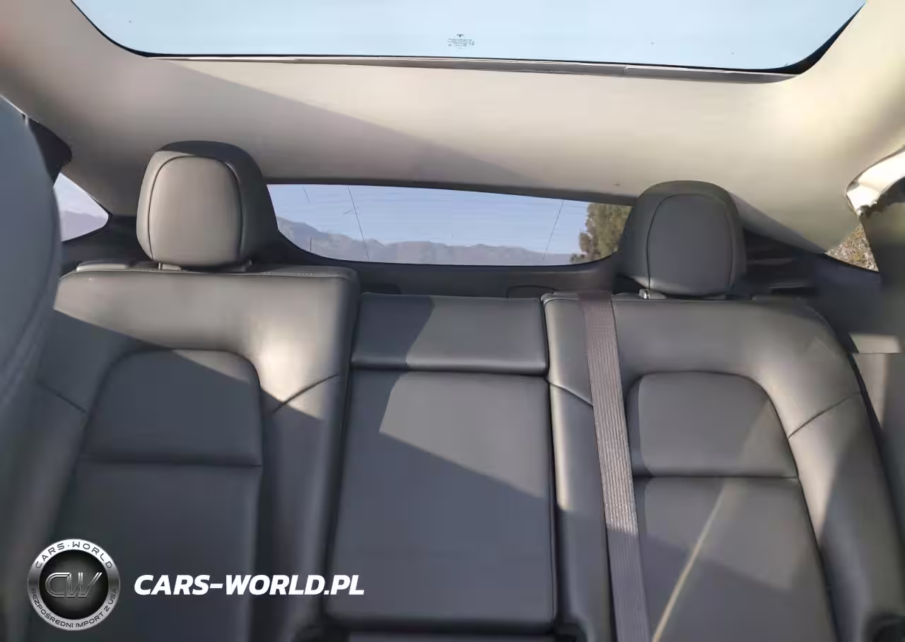 2021 Tesla Model Y VIN:5YJYGDEE1MF090728 - 10