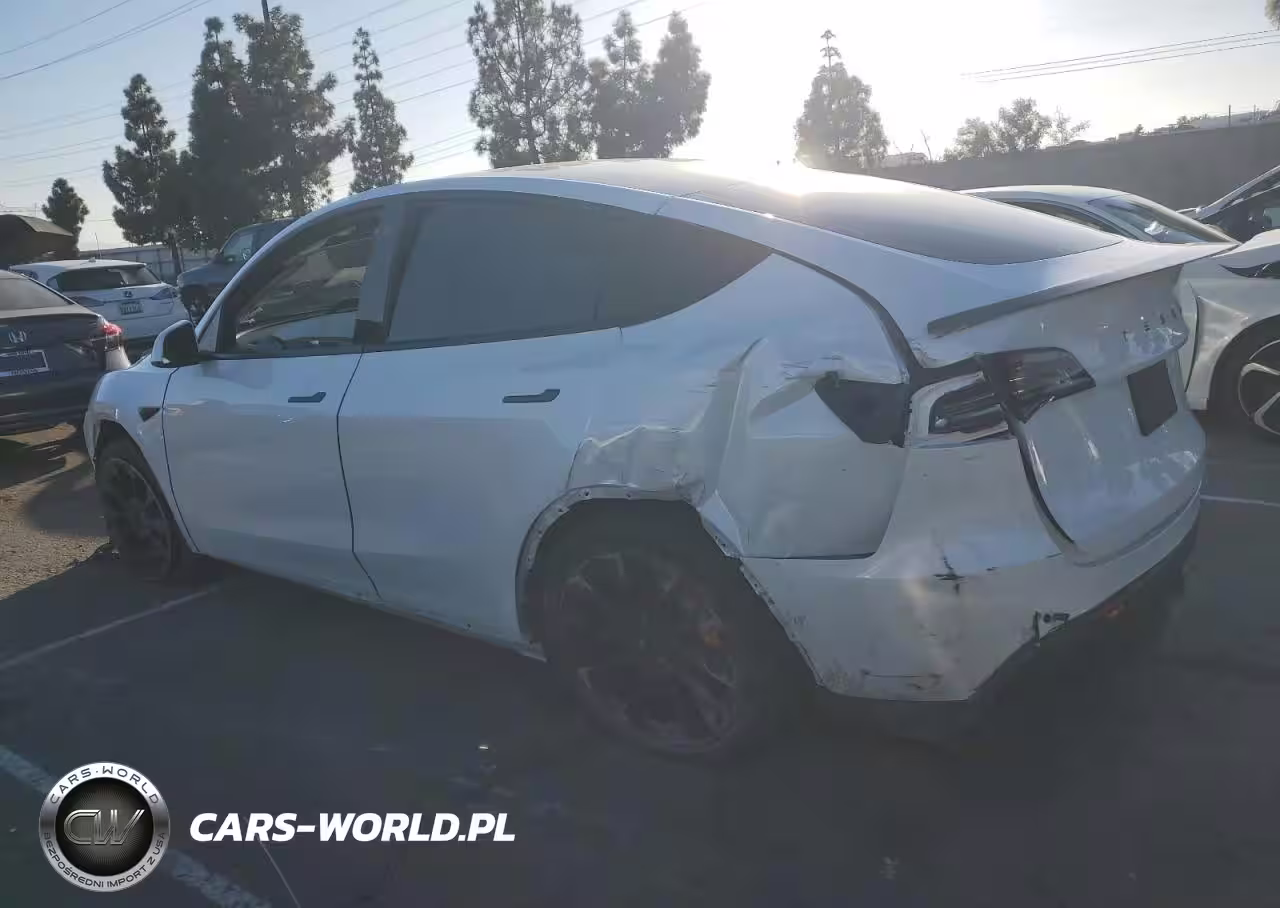 2021 Tesla Model Y VIN:5YJYGDEE1MF090728 - 2