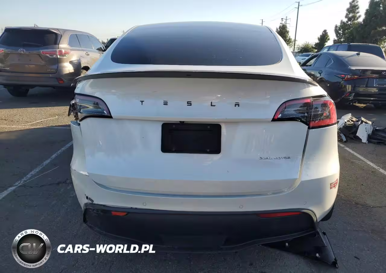 2021 Tesla Model Y VIN:5YJYGDEE1MF090728 - 6