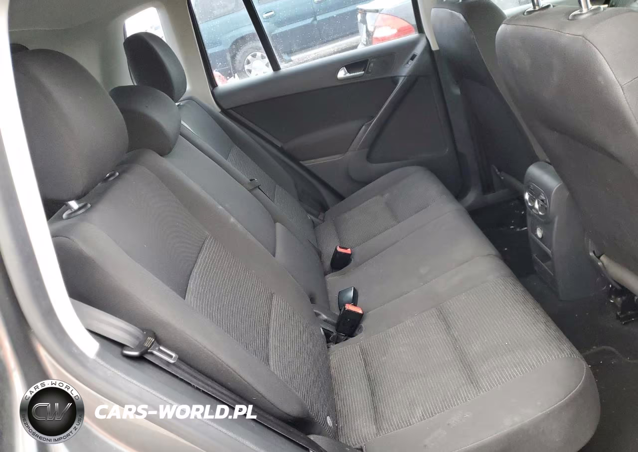 2013 Volkswagen Tiguan S VIN:WVGAV7AXXDW020782 - 10