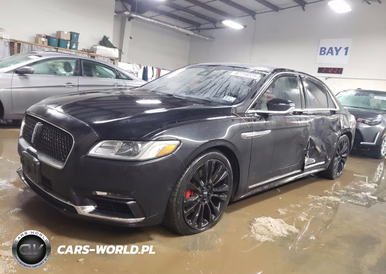 2019 Lincoln Continental Reserve – zdjęcie 1 z 12