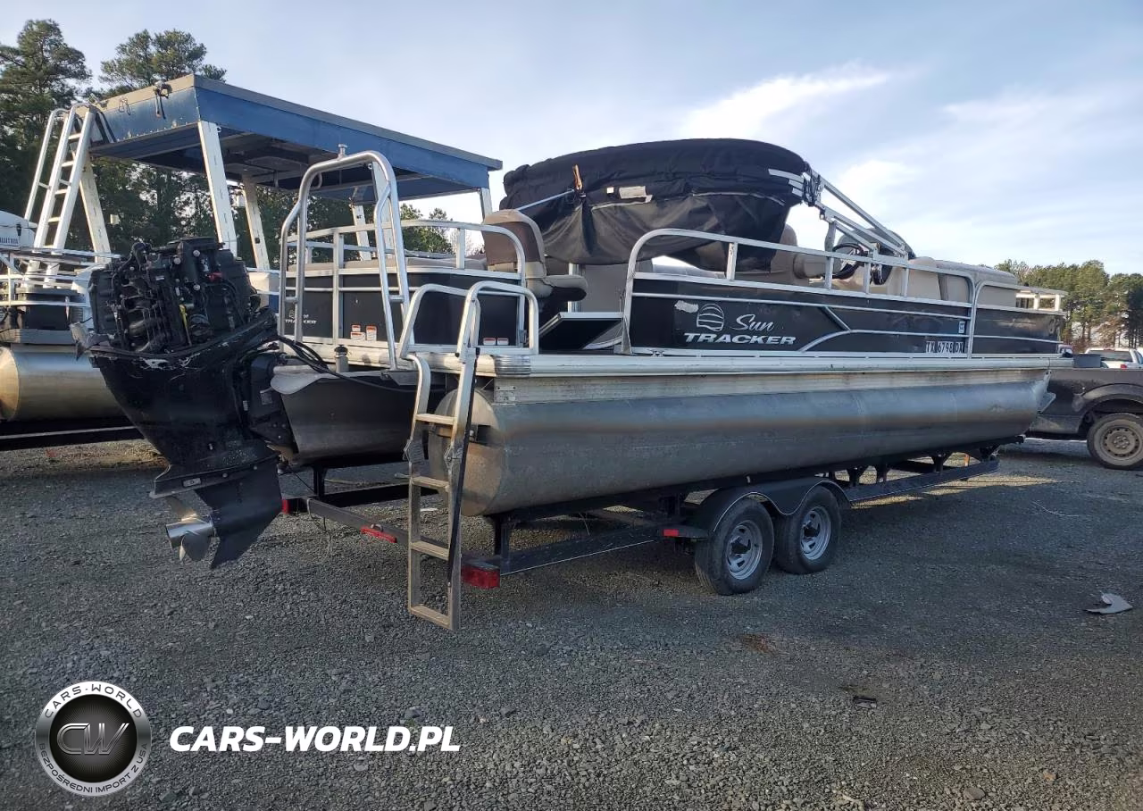 2017 Sun Tracker Boat W-Trl VIN:BUJ33694F617 - 4