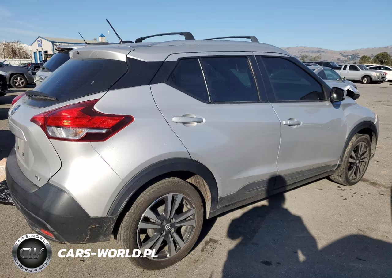 2019 Nissan Kicks Sv VIN:3N1CP5CU2KL533660 - 3