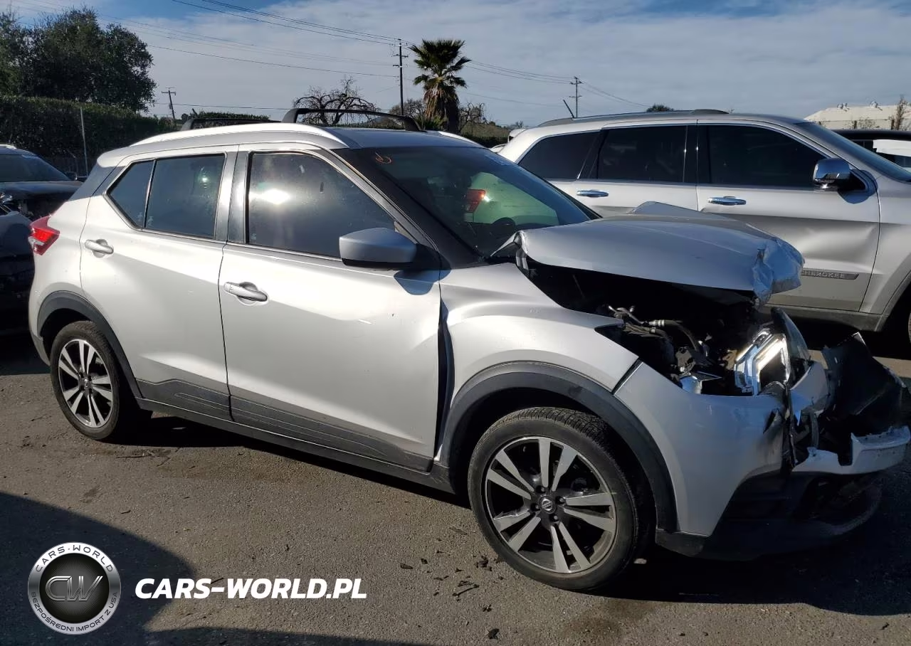 2019 Nissan Kicks Sv VIN:3N1CP5CU2KL533660 - 4