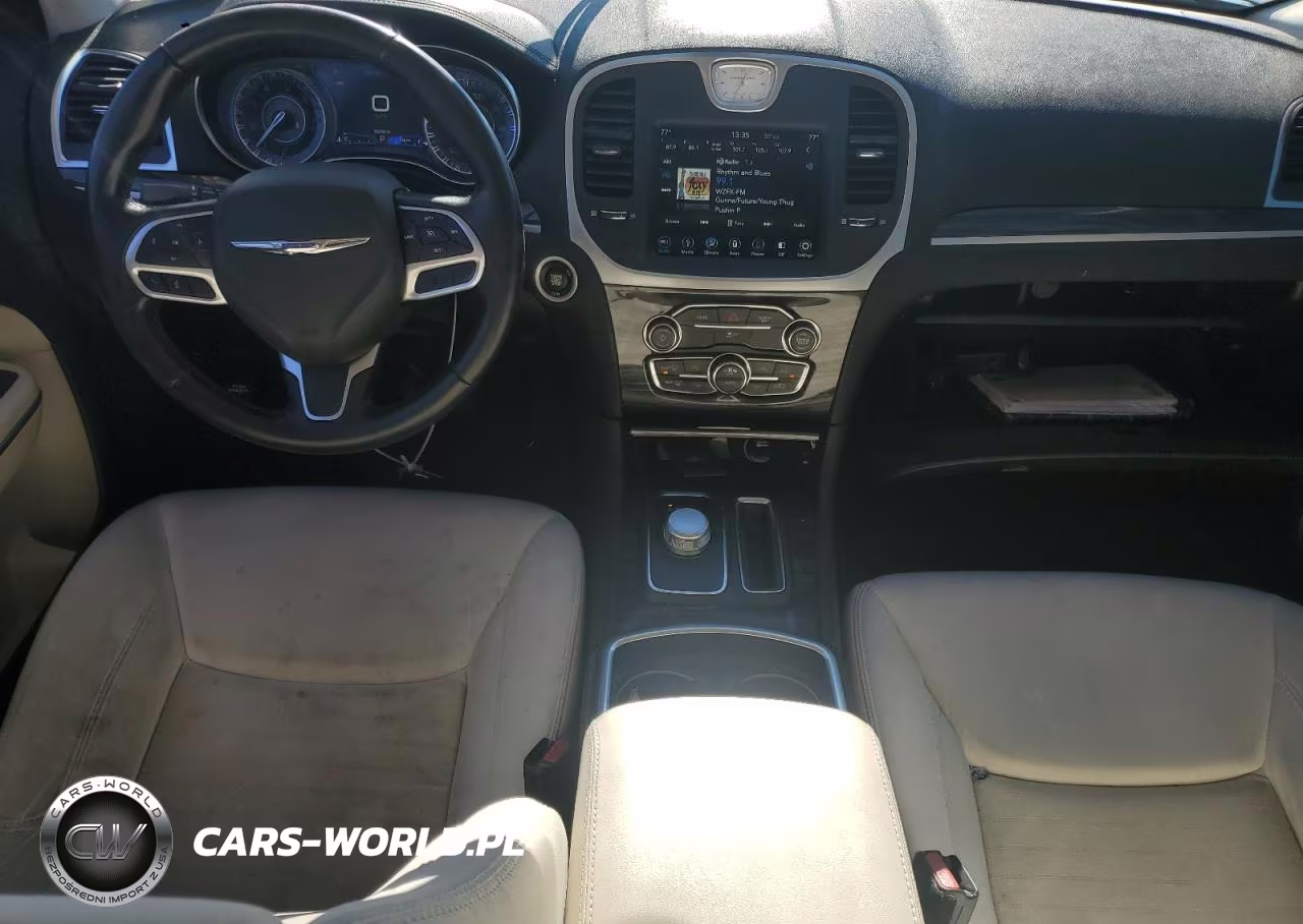 2019 Chrysler 300 Touring VIN:2C3CCAAG5KH667610 - 8