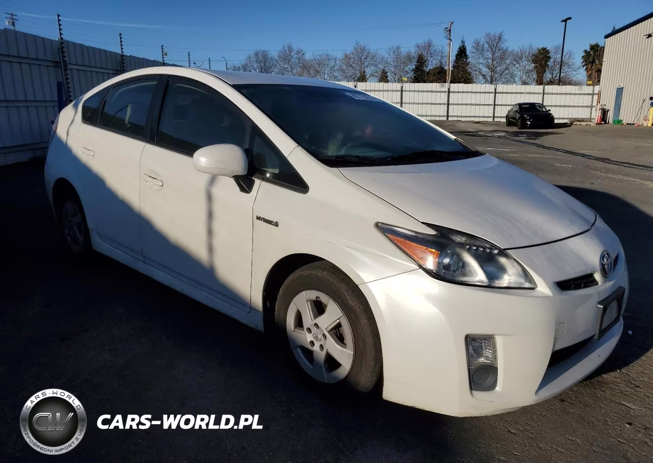 2013 Toyota Prius VIN:JTDKN3DUXB5335944 - 4