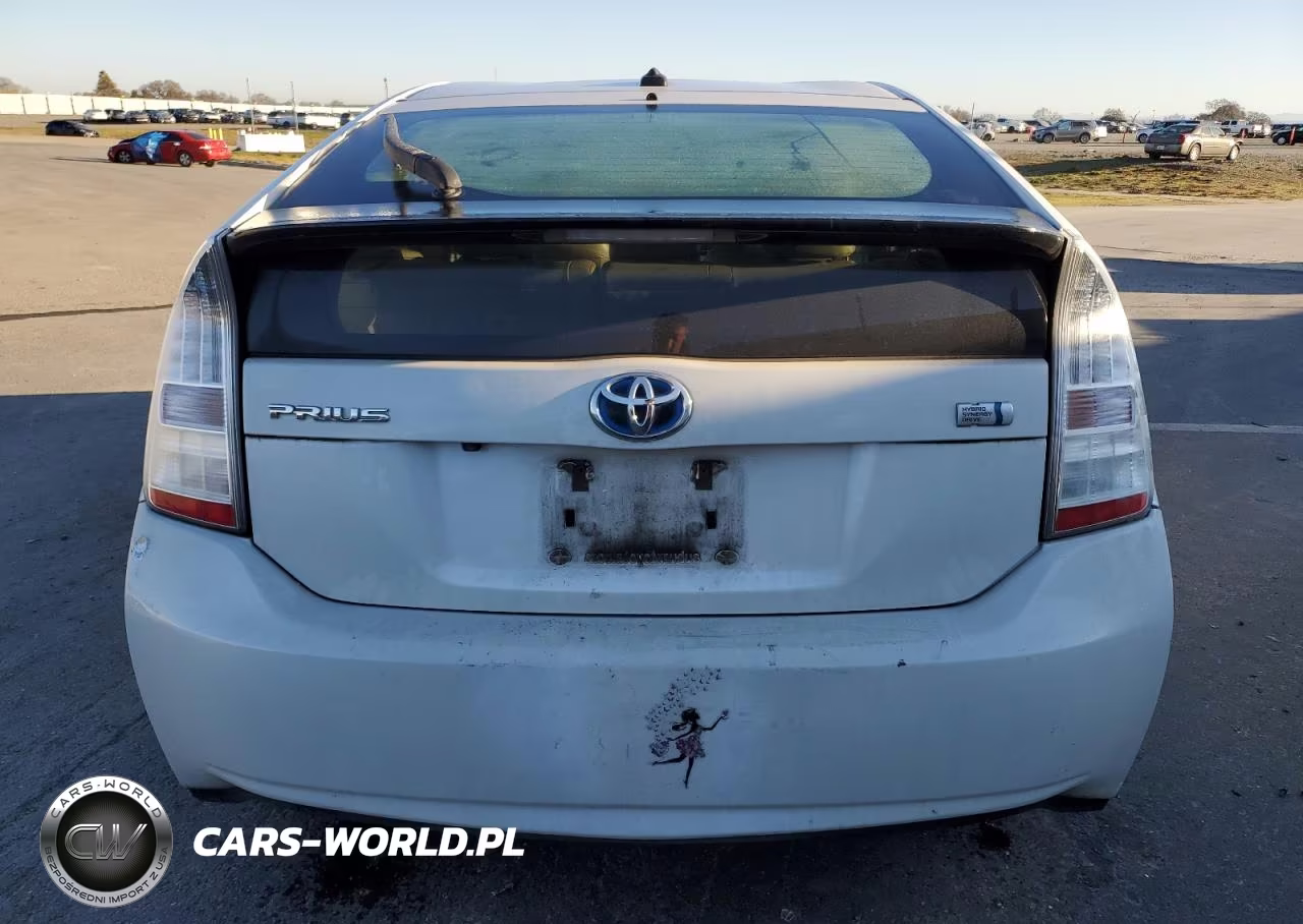 2013 Toyota Prius VIN:JTDKN3DUXB5335944 - 6