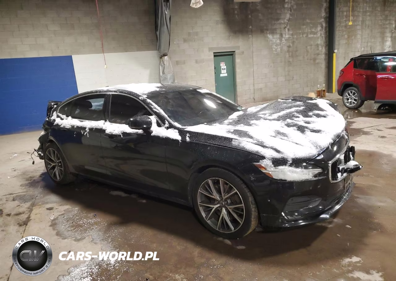 2018 Volvo S90 T6 Momentum VIN:LVY992MKXJP006619 - 4