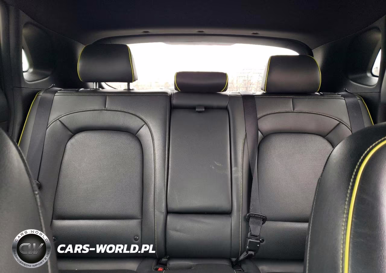 2019 Hyundai Kona Ultimate VIN:KM8K53A5XKU381496 - 10