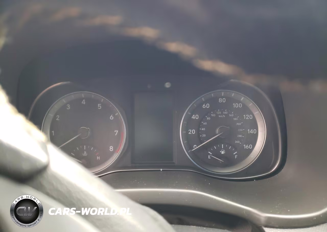 2019 Hyundai Kona Ultimate VIN:KM8K53A5XKU381496 - 9