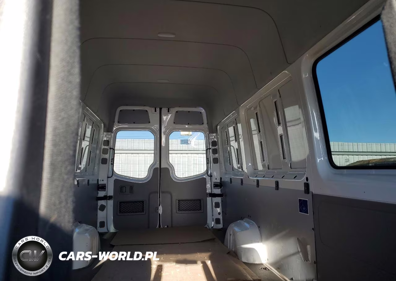 2018 Mercedes-Benz Sprinter 2500 VIN:WD4PE8CD0JP601551 - 10