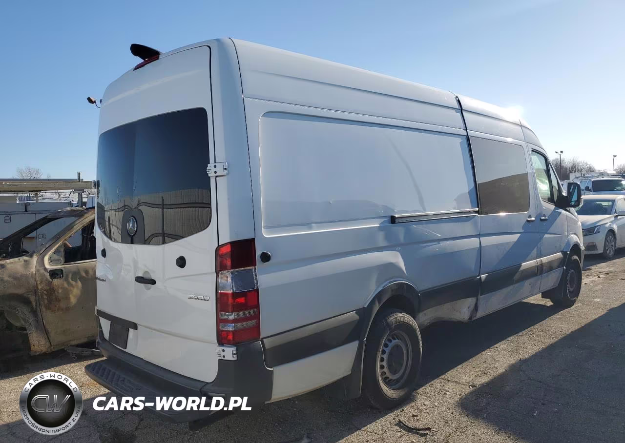2018 Mercedes-Benz Sprinter 2500 VIN:WD4PE8CD0JP601551 - 3